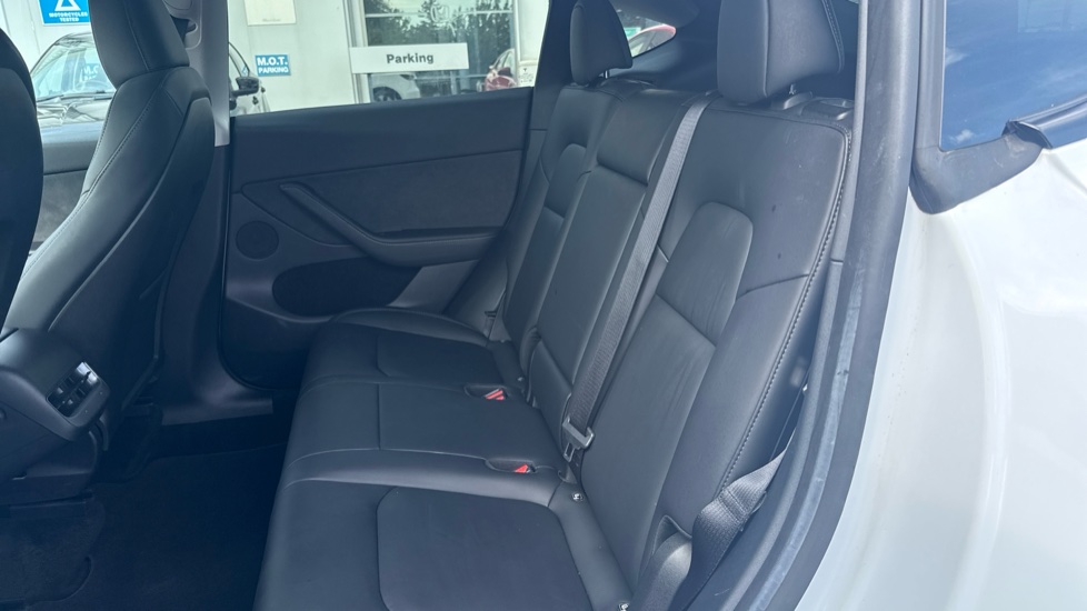 Tesla Model Y Long Range AWD 5dr Auto Electric Hatchback - Image 16