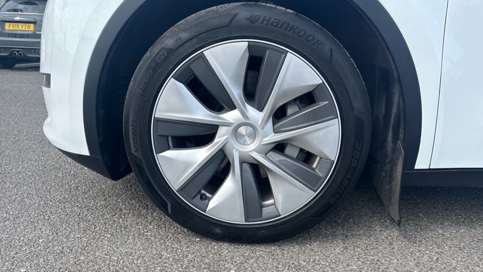 Tesla Model Y Long Range AWD 5dr Auto Electric Hatchback - Image 22