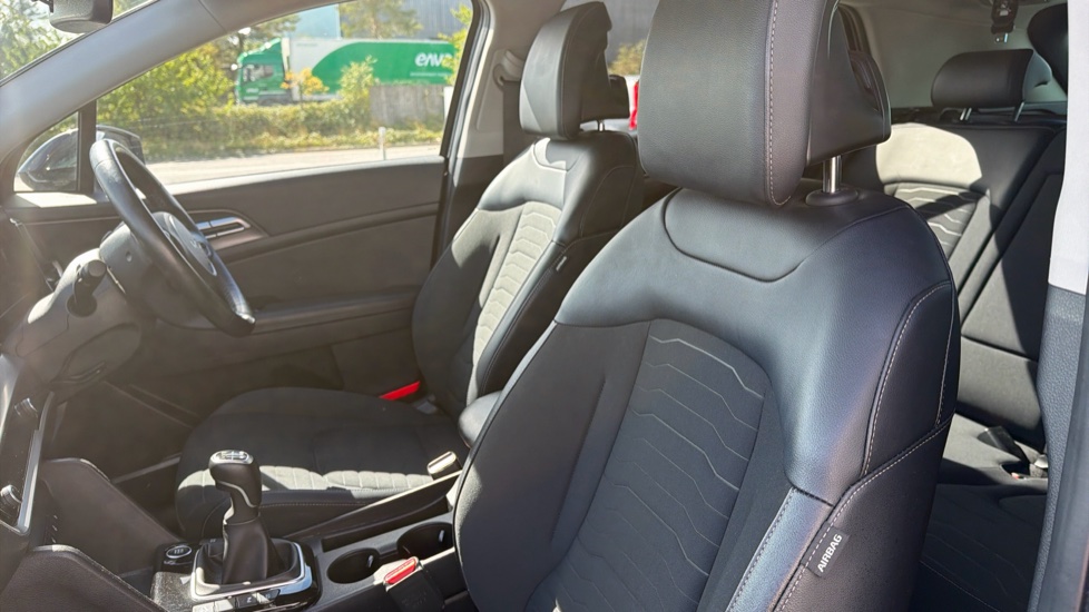 Kia Sportage 1.6T GDi ISG 3 5dr Petrol Estate - Image 24