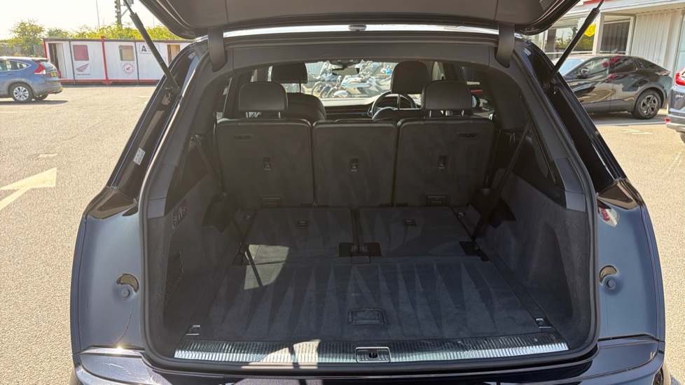 Audi Q7 50 TDI Quattro Black Edition 5dr Tiptronic Diesel Estate - Image 4