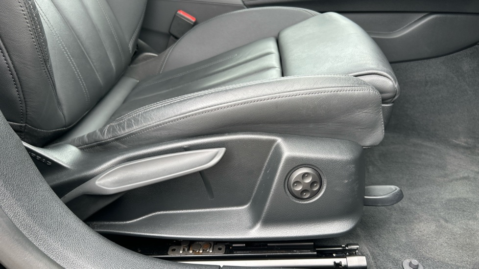 Audi A5 35 TFSI Sport 5dr S Tronic Petrol Hatchback - Image 30