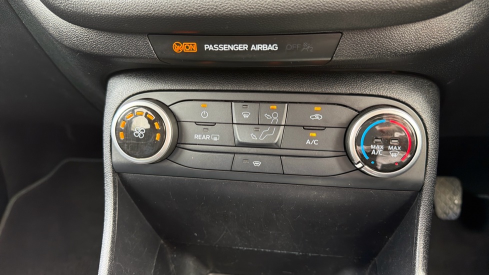 Ford Fiesta 1.0 EcoBoost Active 5dr Petrol Hatchback - Image 32