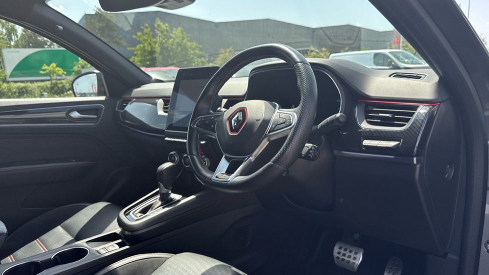 Renault Arkana 1.3 Mild hybrid 140 R.S. Line 5dr EDC Petrol Estate - Image 11