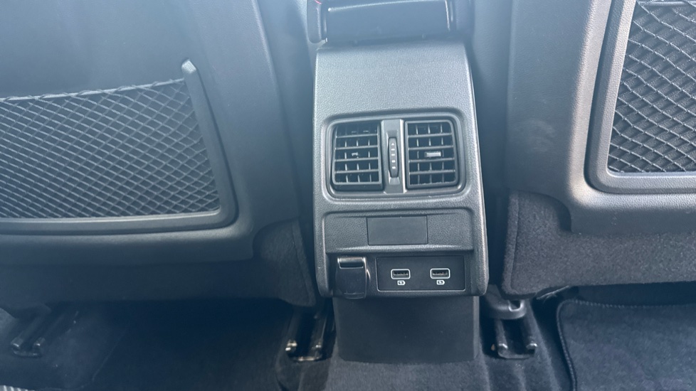 Renault Arkana 1.3 Mild hybrid 140 R.S. Line 5dr EDC Petrol Estate - Image 42