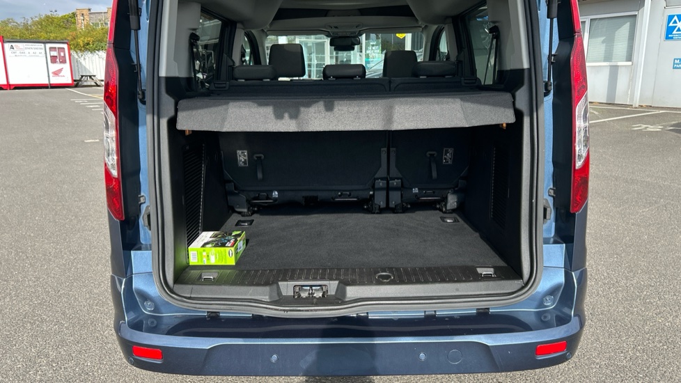 Ford Tourneo Connect 1.5 EcoBlue 120 Titanium 5dr Powershift Diesel Estate - Image 4