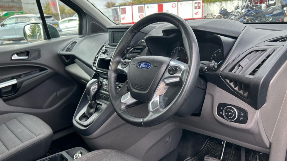 Ford Tourneo Connect 1.5 EcoBlue 120 Titanium 5dr Powershift Diesel Estate - Image 11