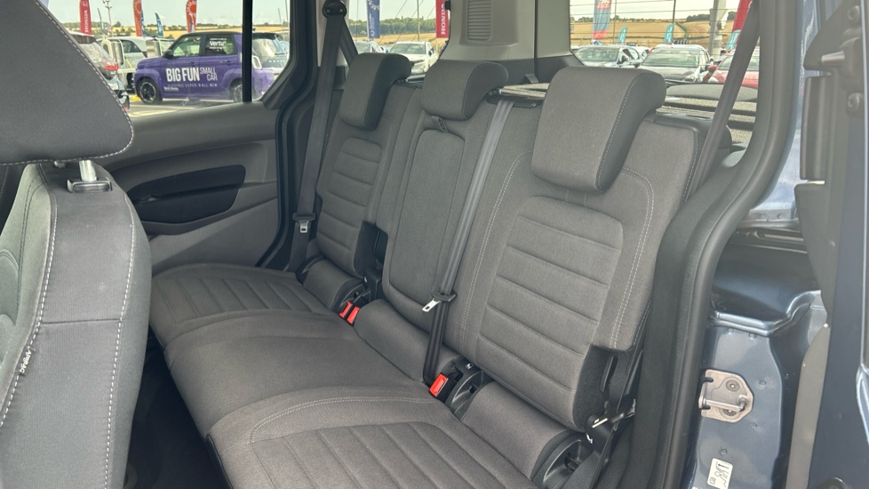 Ford Tourneo Connect 1.5 EcoBlue 120 Titanium 5dr Powershift Diesel Estate - Image 16