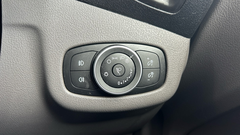 Ford Tourneo Connect 1.5 EcoBlue 120 Titanium 5dr Powershift Diesel Estate - Image 26