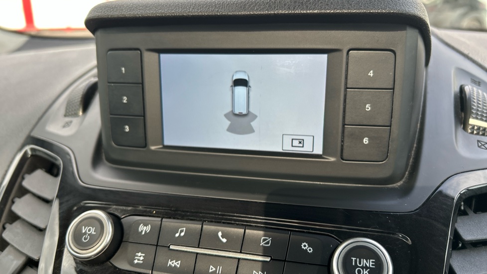 Ford Tourneo Connect 1.5 EcoBlue 120 Titanium 5dr Powershift Diesel Estate - Image 31