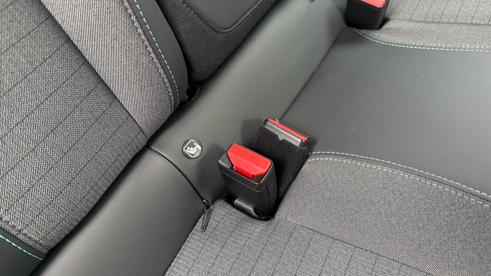 Peugeot 208 1.2 PureTech 100 Allure Premium + 5dr Petrol Hatchback - Image 17