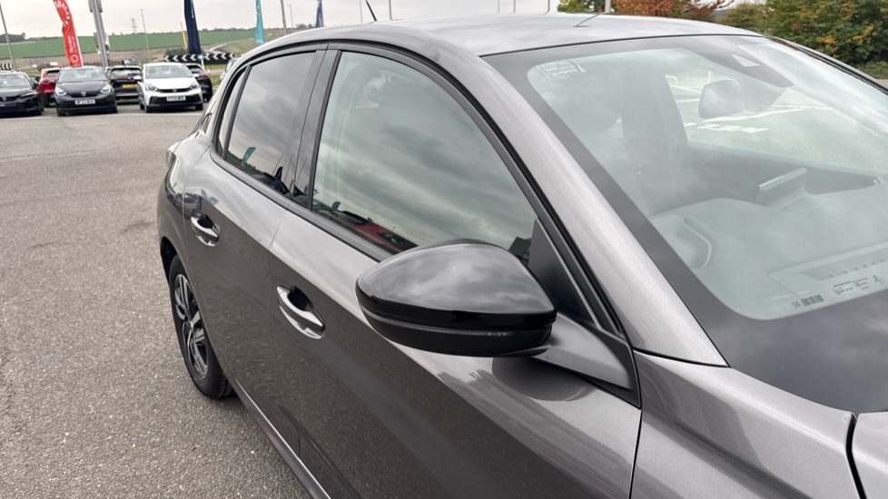 Peugeot 208 1.2 PureTech 100 Allure Premium + 5dr Petrol Hatchback - Image 22