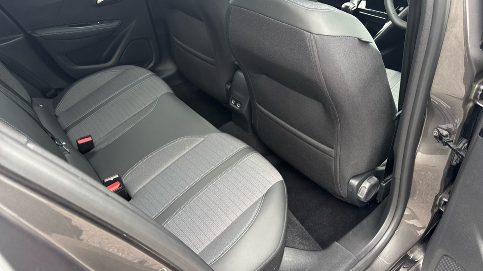 Peugeot 208 1.2 PureTech 100 Allure Premium + 5dr Petrol Hatchback - Image 26