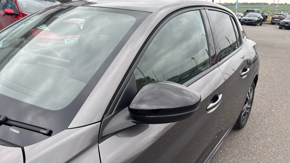 Peugeot 208 1.2 PureTech 100 Allure Premium + 5dr Petrol Hatchback - Image 34
