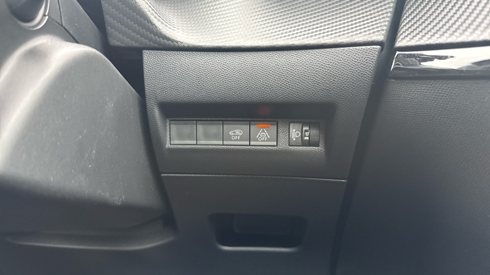 Peugeot 208 1.2 PureTech 100 Allure Premium + 5dr Petrol Hatchback - Image 39