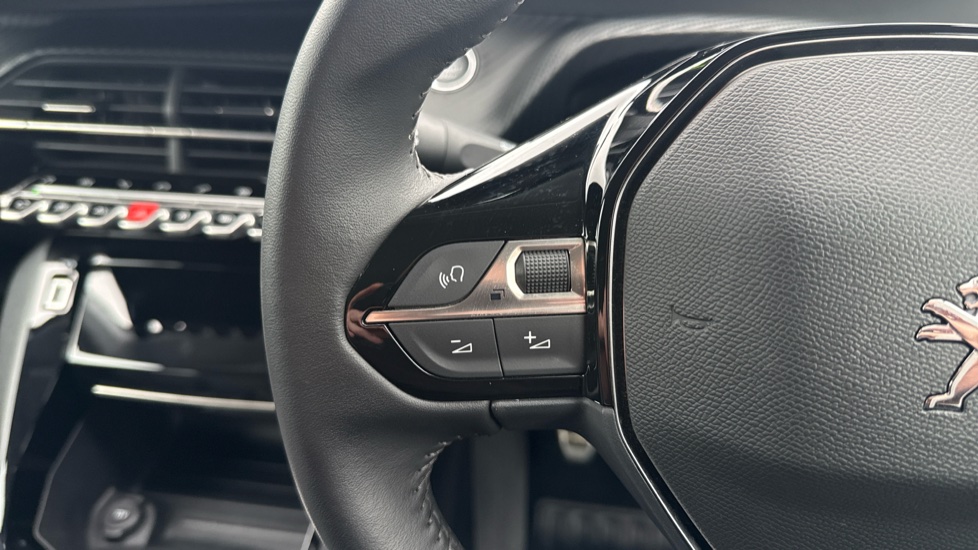 Peugeot 208 1.2 PureTech 100 Allure Premium + 5dr Petrol Hatchback - Image 40