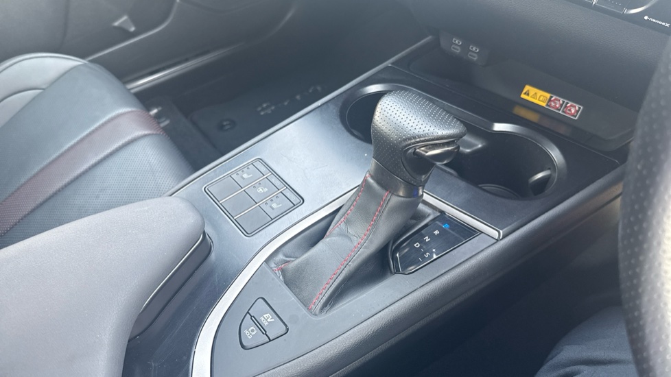 Lexus UX 250h 2.0 F-Sport 5dr CVT [Nav] Hybrid Hatchback - Image 13