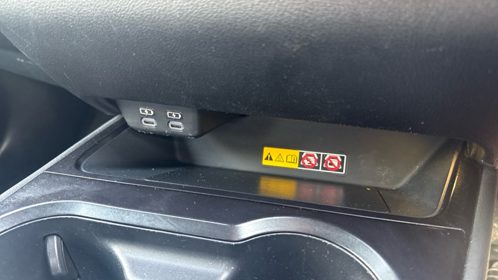 Lexus UX 250h 2.0 F-Sport 5dr CVT [Nav] Hybrid Hatchback - Image 33