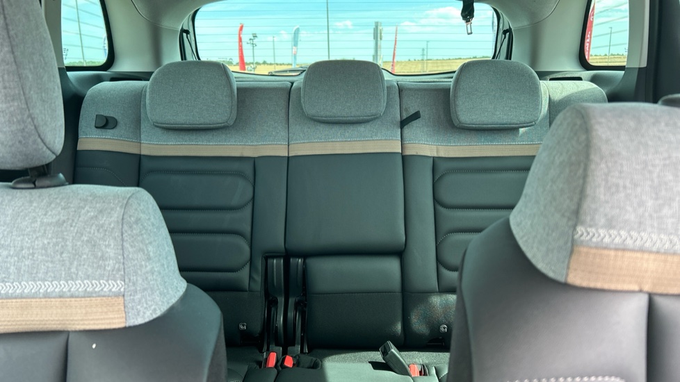 Citroen C3 Aircross 1.2 PureTech 130 Max 5dr EAT6 Petrol Hatchback - Image 15