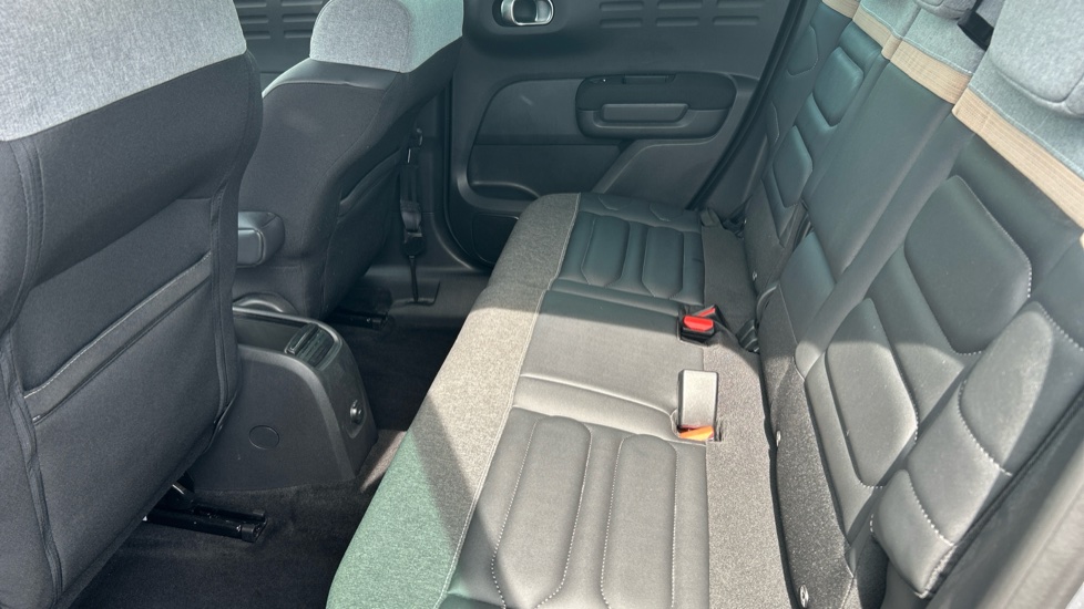Citroen C3 Aircross 1.2 PureTech 130 Max 5dr EAT6 Petrol Hatchback - Image 16
