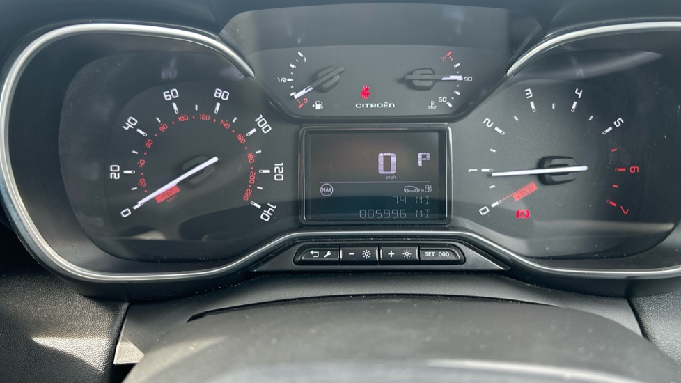 Citroen C3 Aircross 1.2 PureTech 130 Max 5dr EAT6 Petrol Hatchback - Image 18