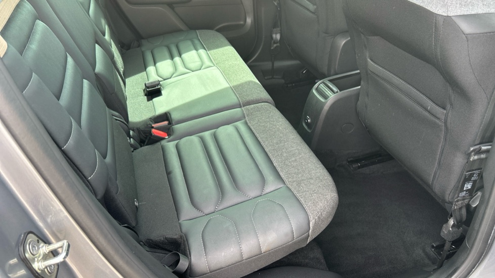 Citroen C3 Aircross 1.2 PureTech 130 Max 5dr EAT6 Petrol Hatchback - Image 33