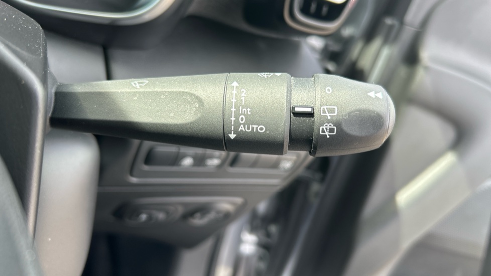 Citroen C3 Aircross 1.2 PureTech 130 Max 5dr EAT6 Petrol Hatchback - Image 38