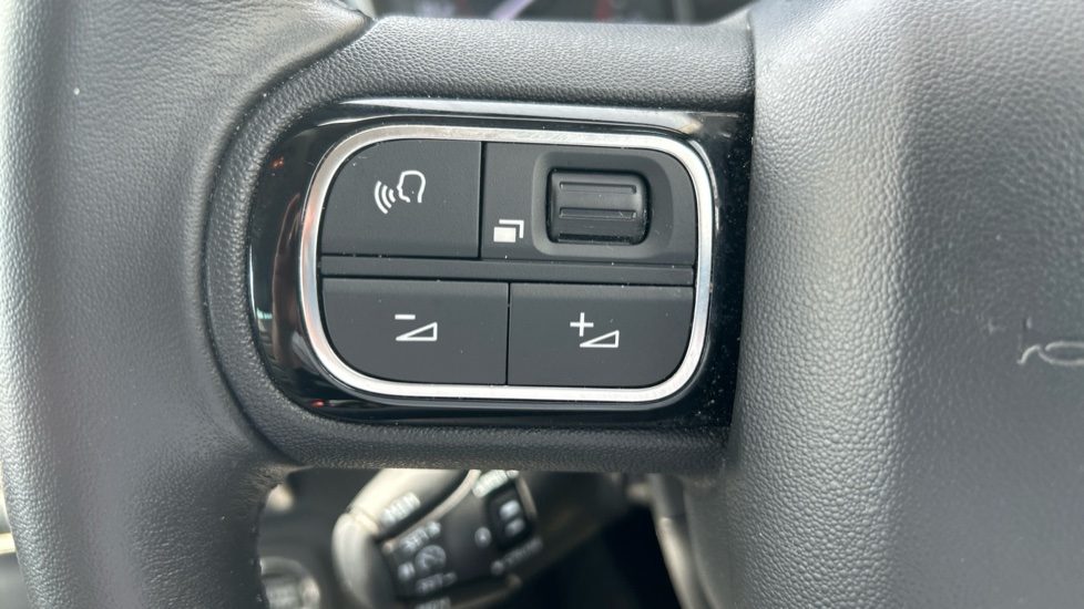 Citroen C3 Aircross 1.2 PureTech 130 Max 5dr EAT6 Petrol Hatchback - Image 39
