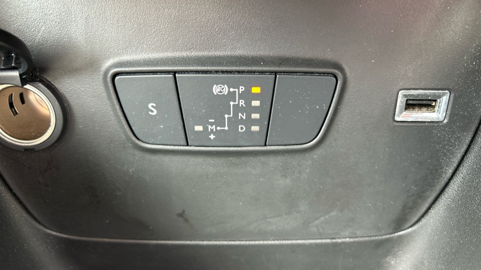 Citroen C3 Aircross 1.2 PureTech 130 Max 5dr EAT6 Petrol Hatchback - Image 41