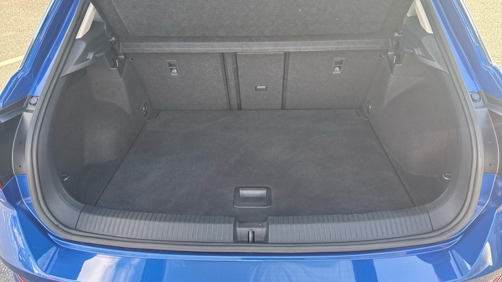 Volkswagen T-Roc 1.0 TSI Life 5dr Petrol Hatchback - Image 4