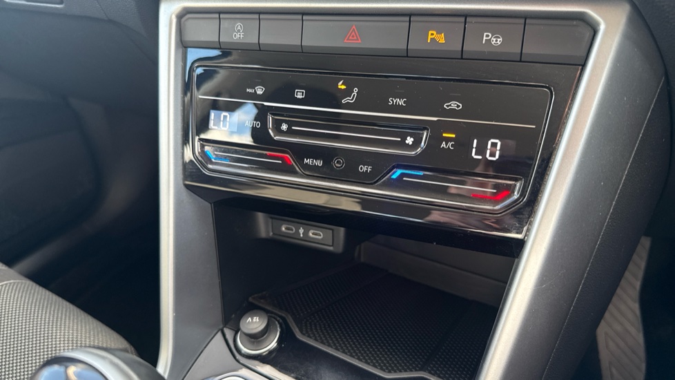 Volkswagen T-Roc 1.0 TSI Life 5dr Petrol Hatchback - Image 8