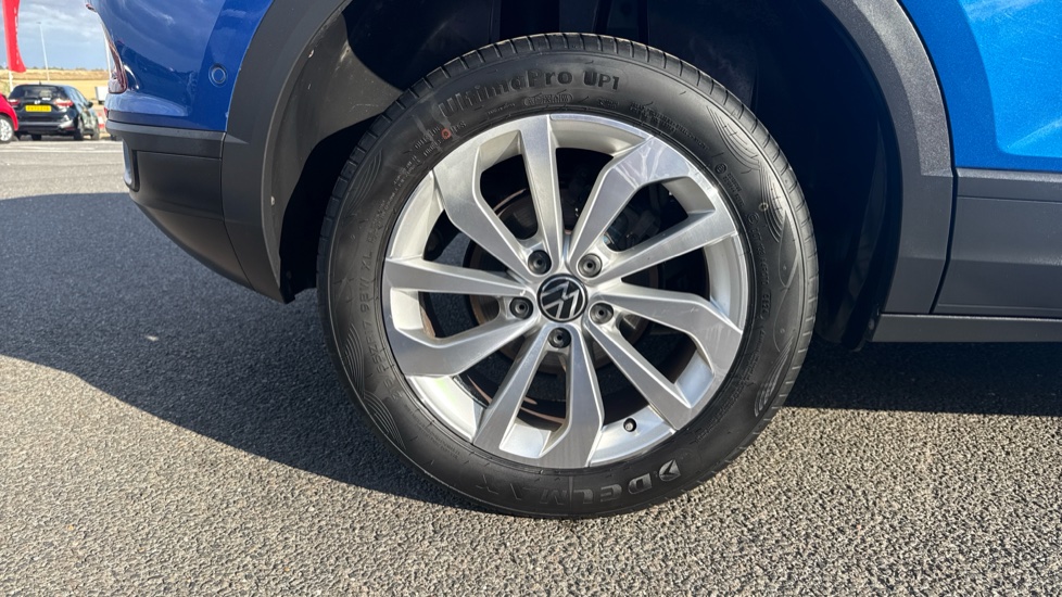 Volkswagen T-Roc 1.0 TSI Life 5dr Petrol Hatchback - Image 31