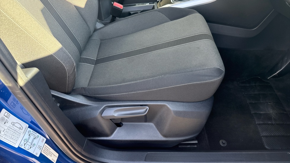 Volkswagen T-Roc 1.0 TSI Life 5dr Petrol Hatchback - Image 44