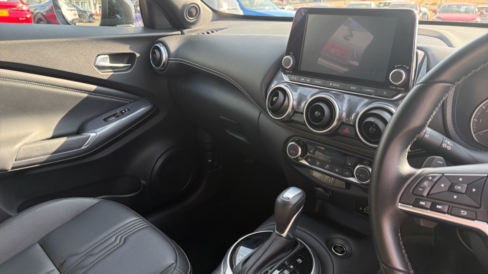 Nissan Juke 1.0 DiG-T 114 Tekna 5dr DCT Petrol Hatchback - Image 14