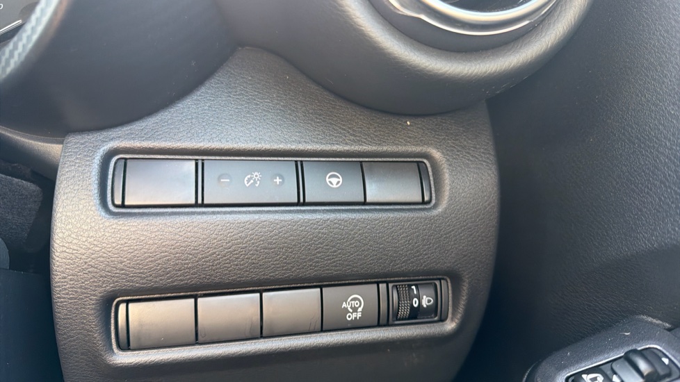 Nissan Juke 1.0 DiG-T 114 Tekna 5dr DCT Petrol Hatchback - Image 30