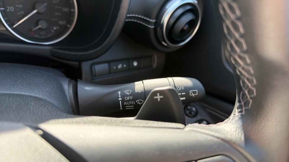 Nissan Juke 1.0 DiG-T 114 Tekna 5dr DCT Petrol Hatchback - Image 32