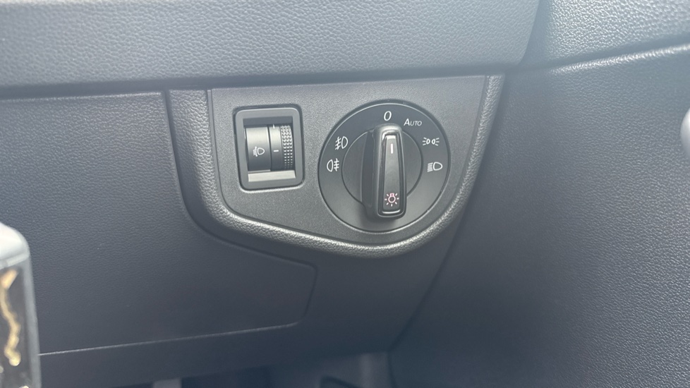 Volkswagen Polo 1.0 TSI 95 SEL 5dr DSG Petrol Hatchback - Image 35