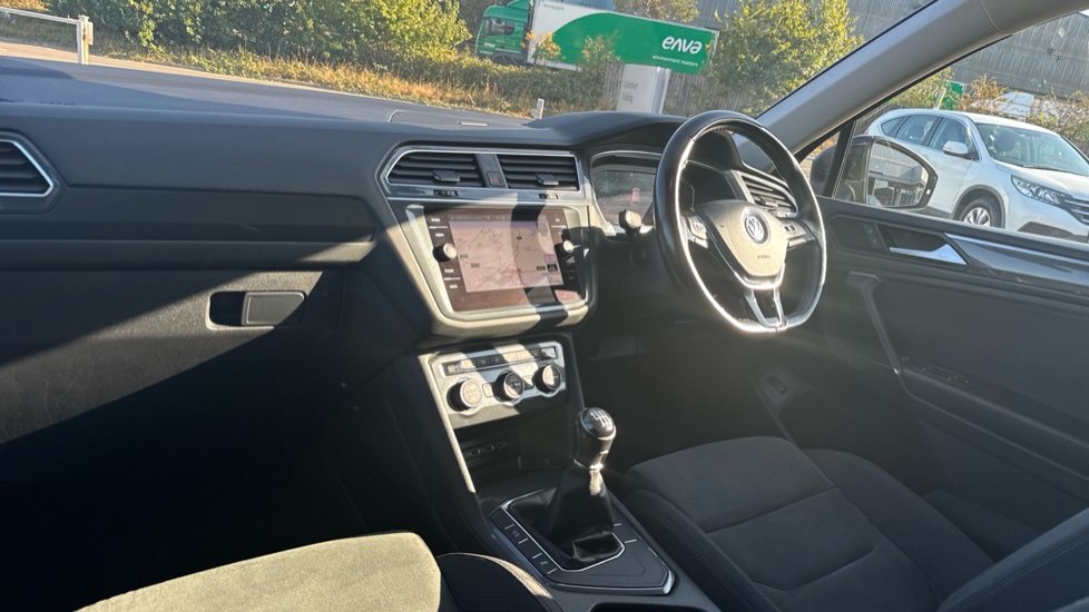Volkswagen Tiguan Allspace 2.0 TDI SEL 5dr Diesel Estate - Image 9