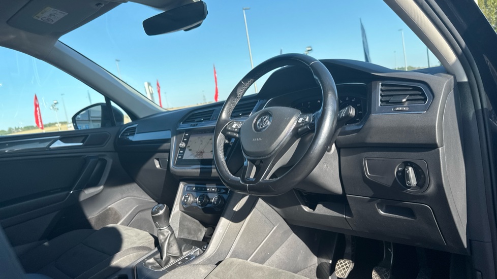 Volkswagen Tiguan Allspace 2.0 TDI SEL 5dr Diesel Estate - Image 11