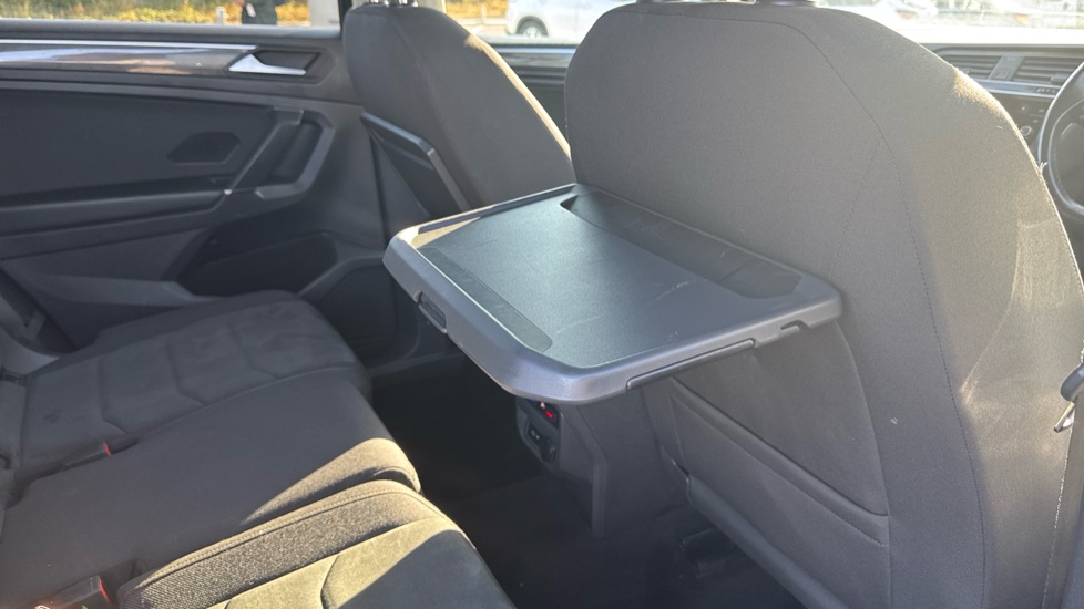 Volkswagen Tiguan Allspace 2.0 TDI SEL 5dr Diesel Estate - Image 46