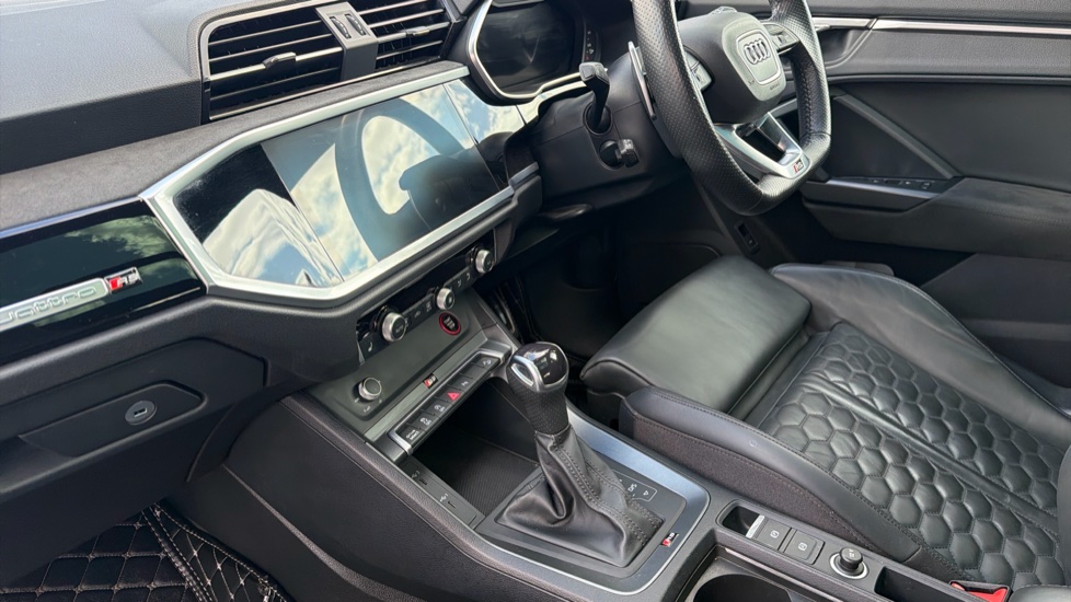 Audi RS Q3 TFSI Quattro Audi Sport Edition 5dr S Tronic Petrol Estate - Image 13