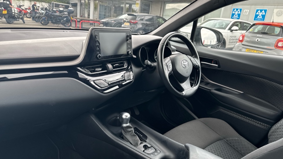 Toyota C-HR 1.8 Hybrid Icon 5dr CVT Hybrid Hatchback - Image 9