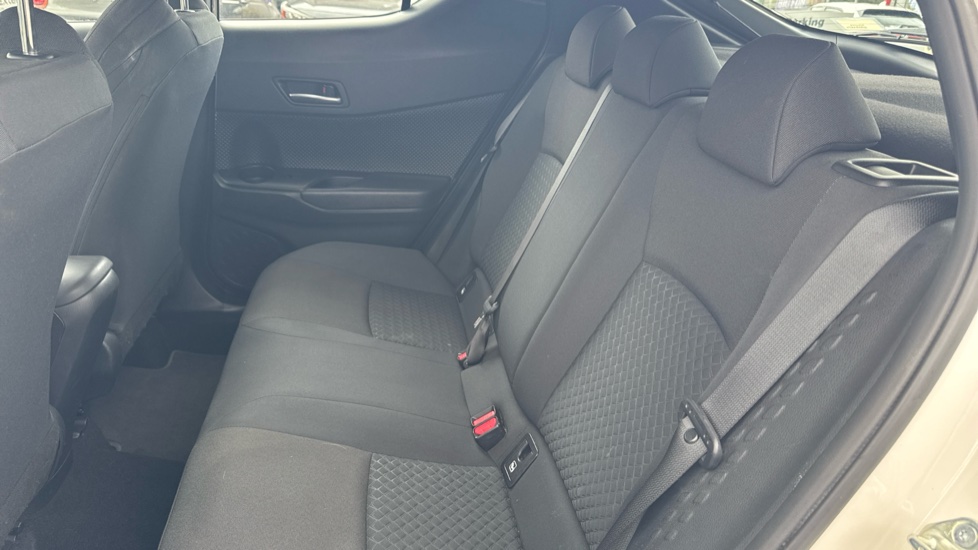 Toyota C-HR 1.8 Hybrid Icon 5dr CVT Hybrid Hatchback - Image 16