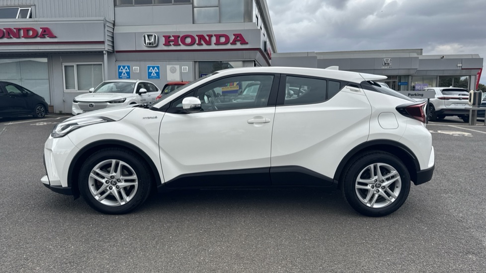 Toyota C-HR 1.8 Hybrid Icon 5dr CVT Hybrid Hatchback - Image 22