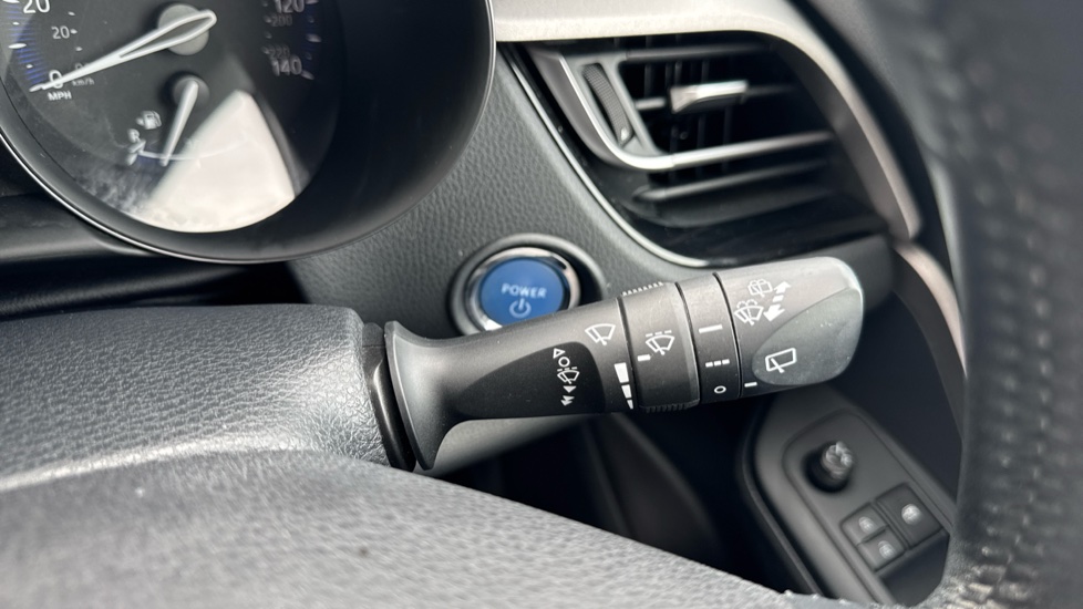 Toyota C-HR 1.8 Hybrid Icon 5dr CVT Hybrid Hatchback - Image 30