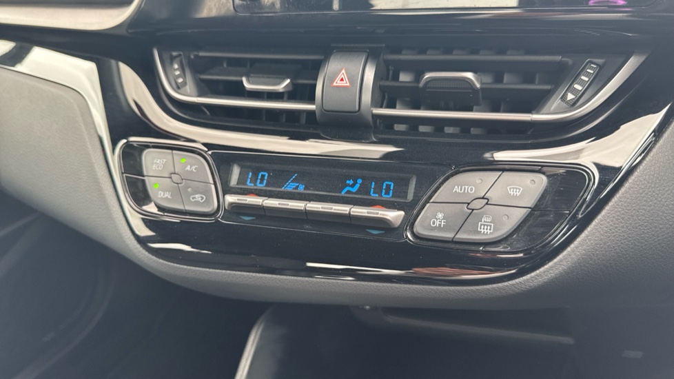 Toyota C-HR 1.8 Hybrid Icon 5dr CVT Hybrid Hatchback - Image 31