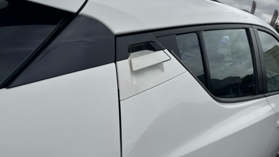 Toyota C-HR 1.8 Hybrid Icon 5dr CVT Hybrid Hatchback - Image 41