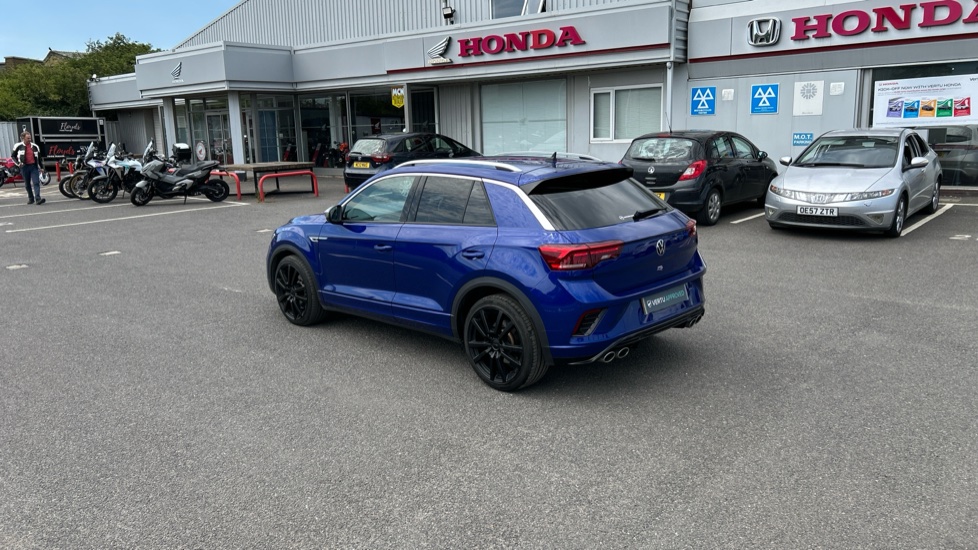 Volkswagen T-Roc 2.0 TSI 4MOTION R 5dr DSG Petrol Hatchback - Image 26