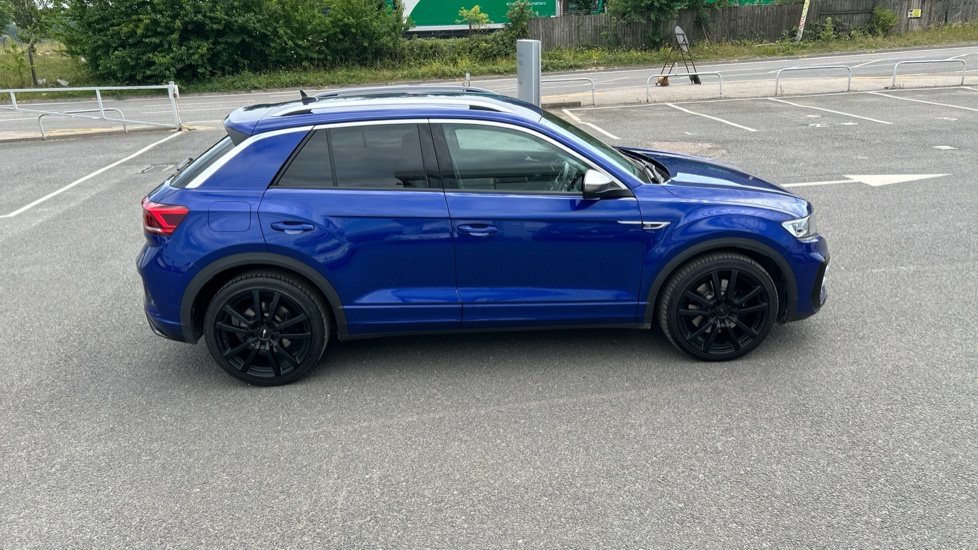 Volkswagen T-Roc 2.0 TSI 4MOTION R 5dr DSG Petrol Hatchback - Image 30