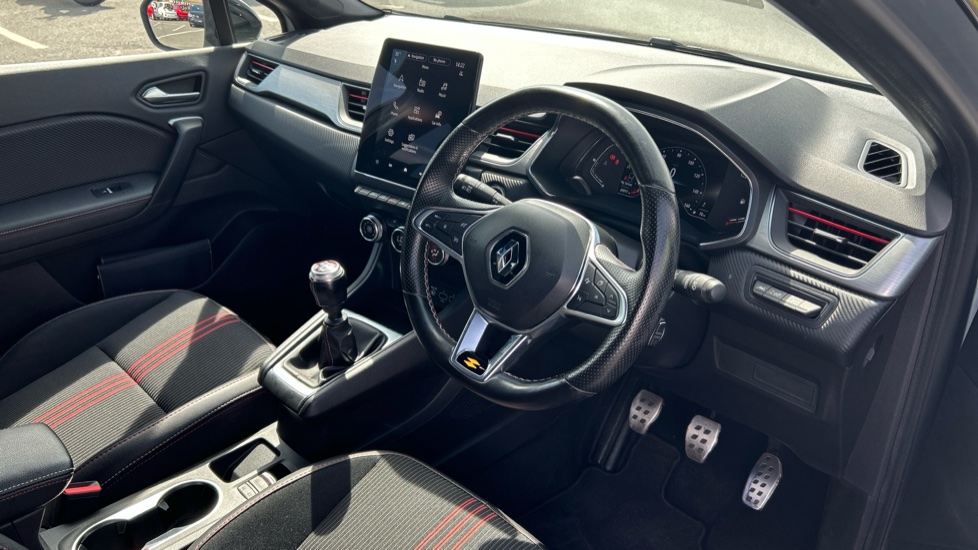 Renault Captur 1.3 Mild hybrid 140 R.S. Line 5dr Petrol Hatchback - Image 11
