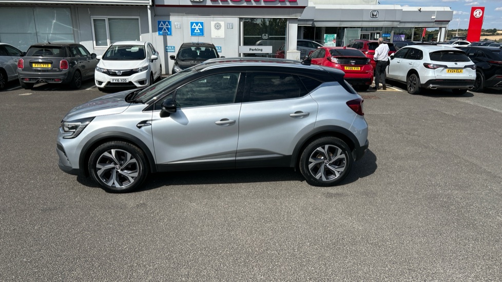Renault Captur 1.3 Mild hybrid 140 R.S. Line 5dr Petrol Hatchback - Image 25